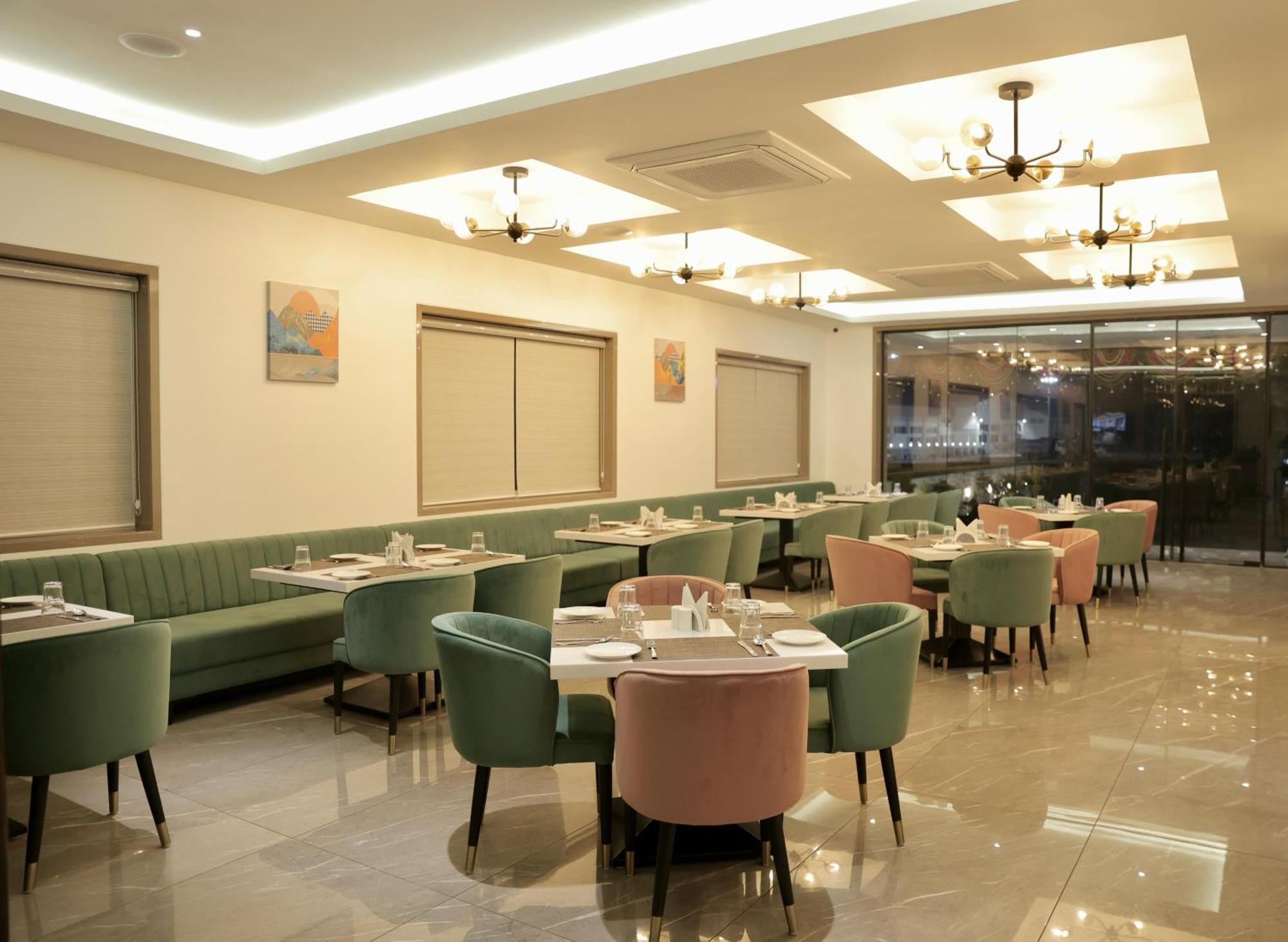 Hotel Carnival Parbhani Ngoại thất bức ảnh