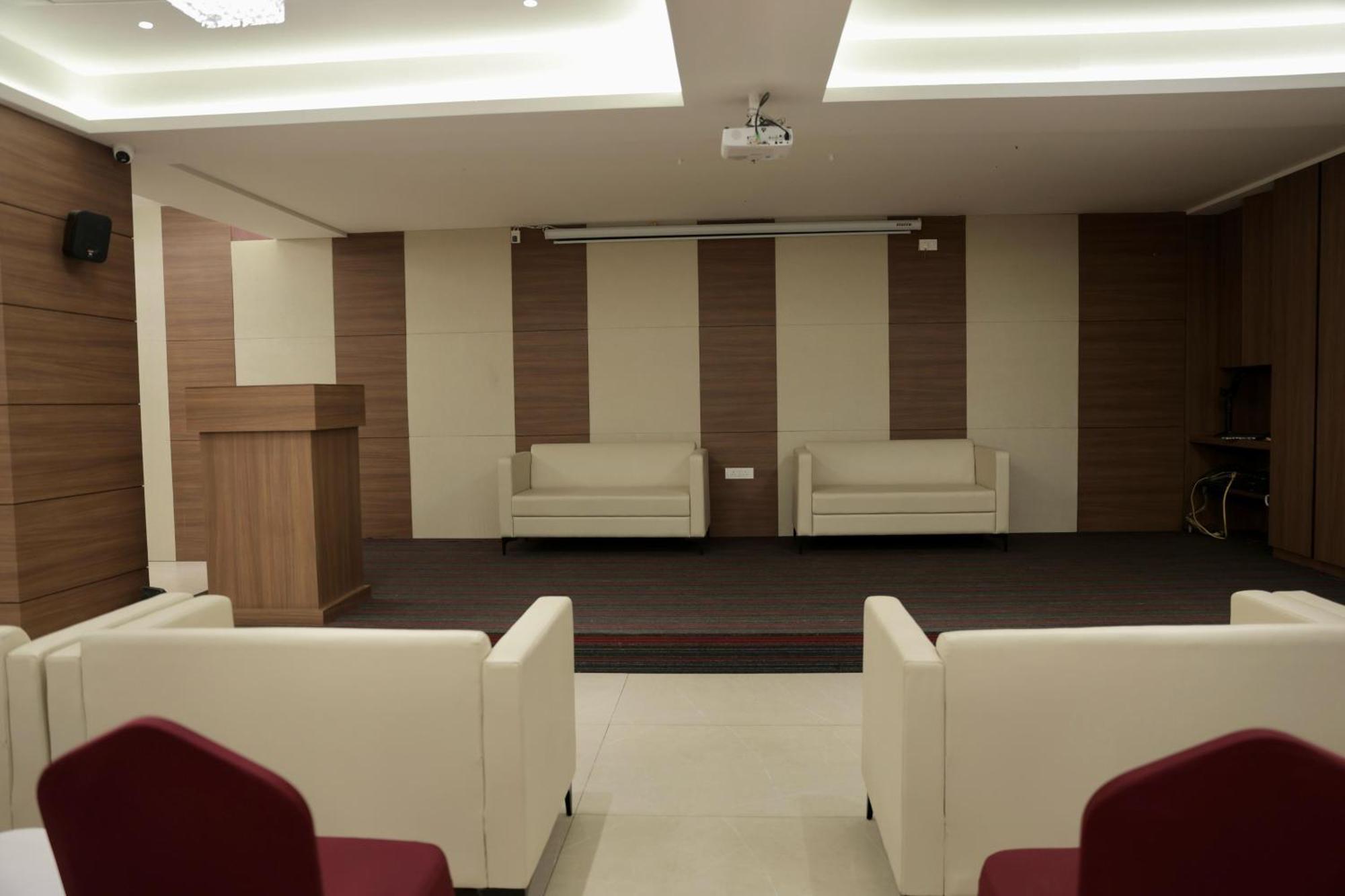 Hotel Carnival Parbhani Ngoại thất bức ảnh