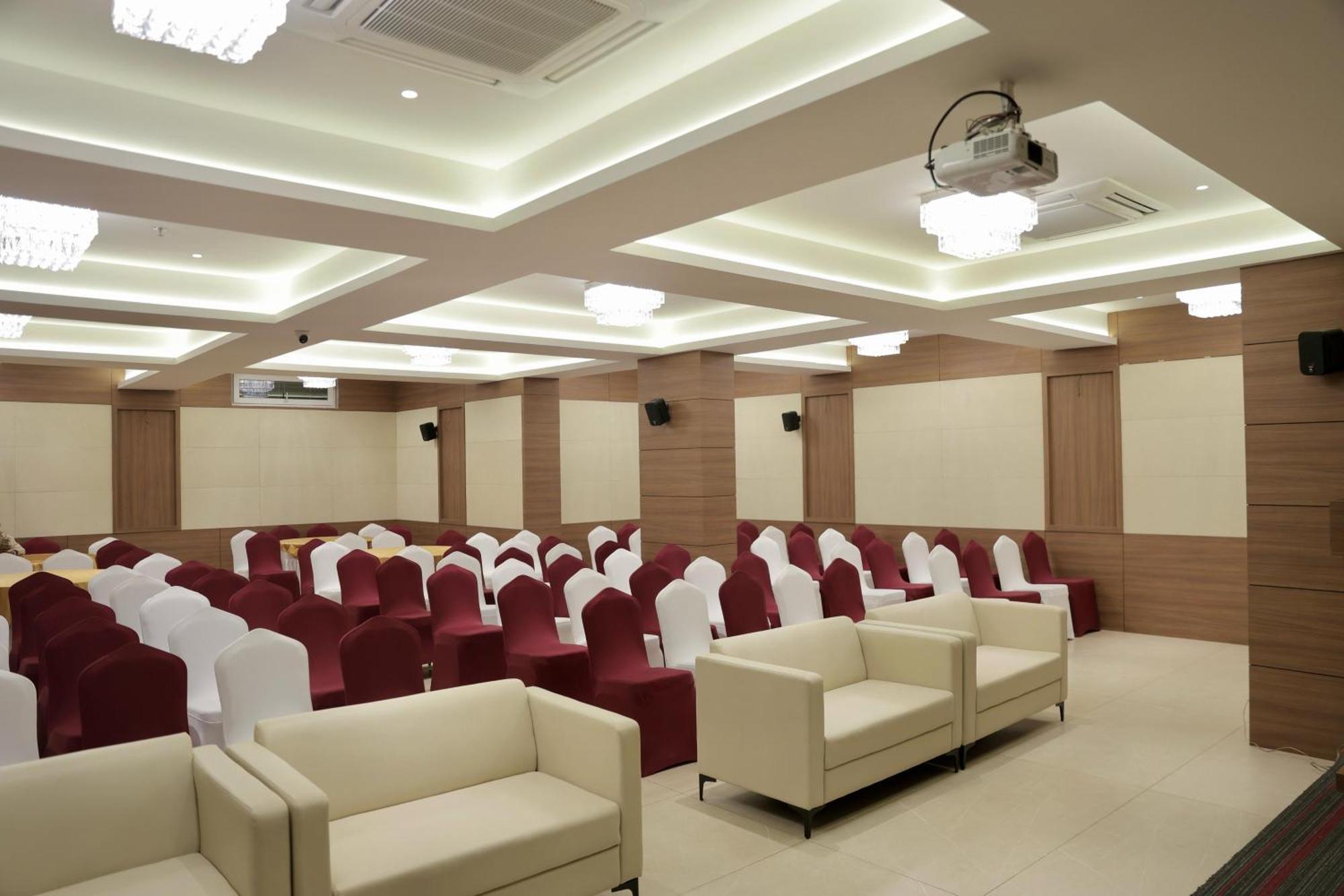 Hotel Carnival Parbhani Ngoại thất bức ảnh