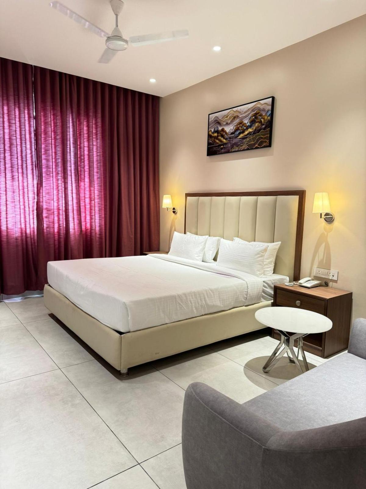 Hotel Carnival Parbhani Ngoại thất bức ảnh