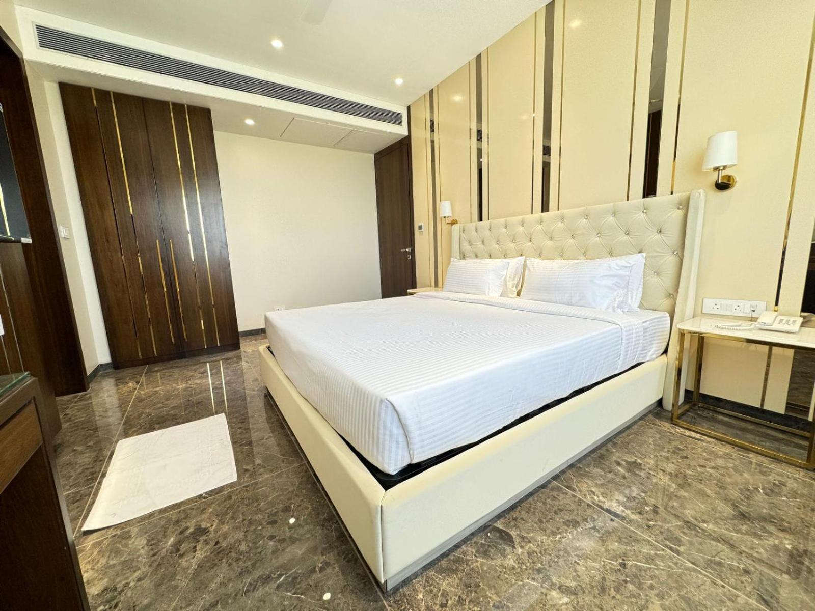 Hotel Carnival Parbhani Ngoại thất bức ảnh