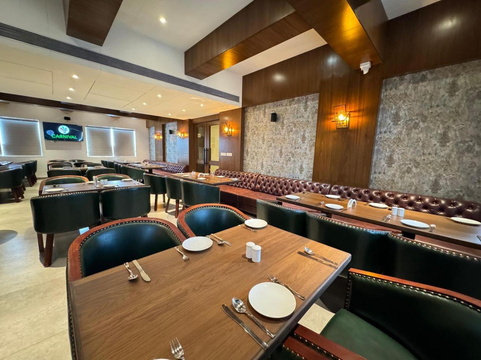 Hotel Carnival Parbhani Ngoại thất bức ảnh
