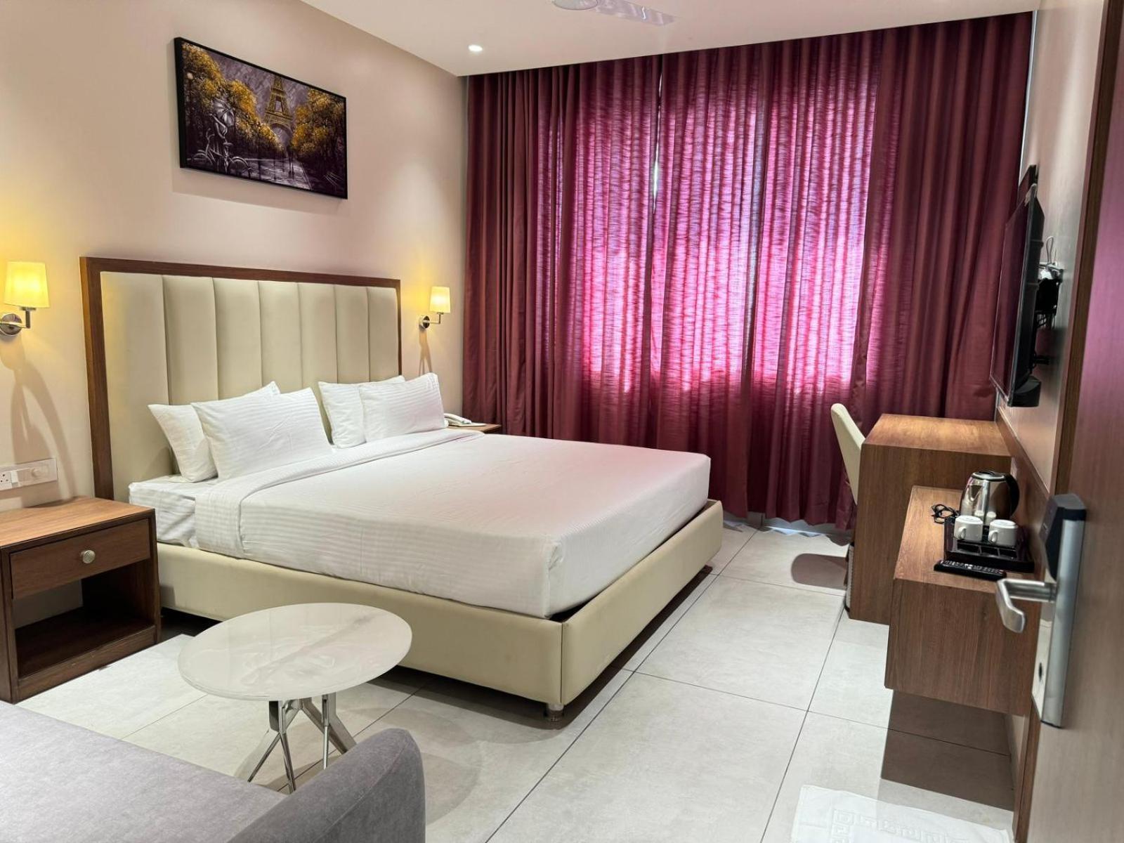 Hotel Carnival Parbhani Ngoại thất bức ảnh